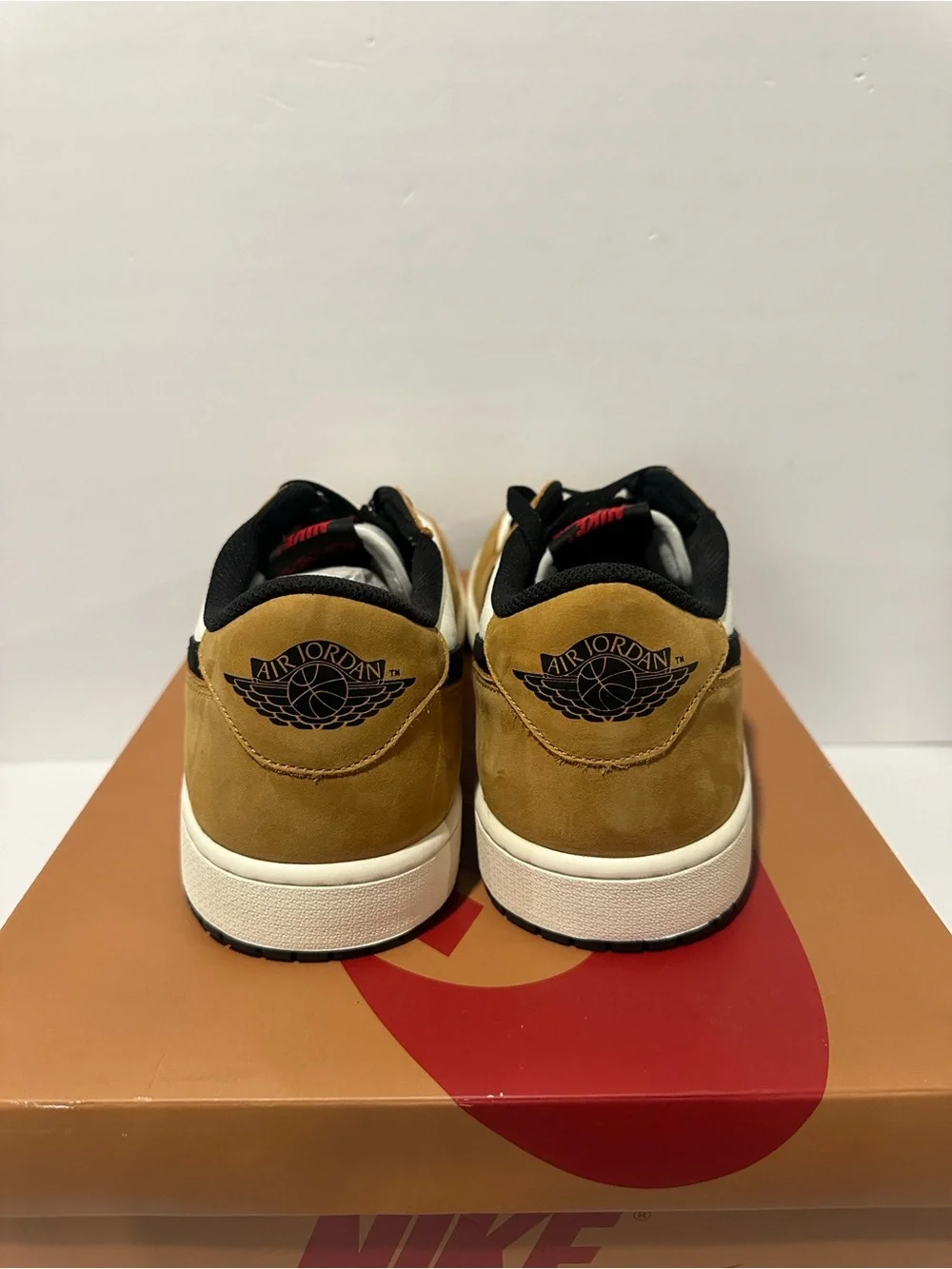 Air Jordan 1 Retro OG Low ‘Rookie of the Year’ (CZ0790-107) Sz: 16 / 17